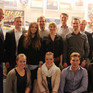 Mentorinnen, Mentoren und Mentees des ersten „DOPPEL-(P)ASS“ Mentoring-Programms freuen sich auf einen intensiven Austausch in den nächsten Monaten. Mentorinnen, Mentoren und Mentees des ersten „DOPPEL-(P)ASS“ Mentoring-Programms freuen sich auf einen intensiven Austausch in den nächsten Monaten.
