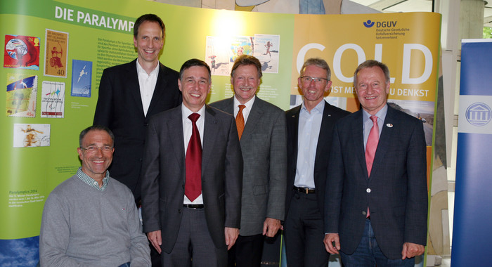 Dr. Thomas Abel, Inhaber der Stiftungsprofessur, und Partner