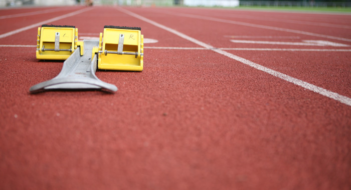 Startblock auf der Tartanbahn