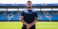 Ben Theuermann steht im Stadion des VfL Bochum. 