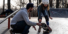 Wir erklären, warum Skateboarden im Schulunterricht eine optimale Ergänzung ist und worauf Lehrerinnen und Lehrer achten müssen.