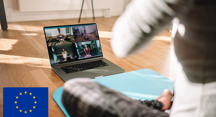 Symbolbild Onlinetraining mit EU-Flagge