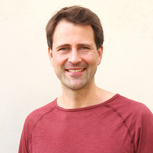 Dr. Tino Symanzik