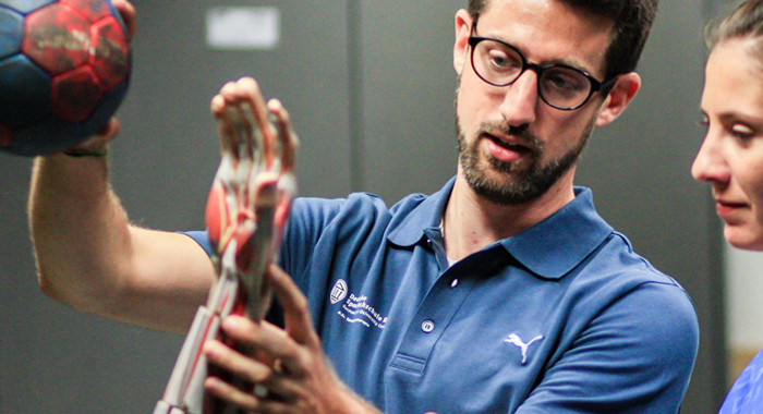 Praktische Lehrveranstaltung des M.Sc. Sportphysiotherapie mit Darstellung der Physiotherapeutischen Behandlung des Handgelenks