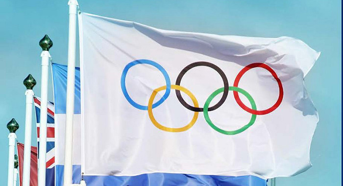 Flagge mit den olympischen Ringen