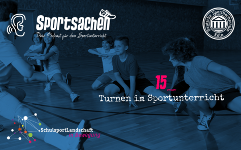 Schüler*innen machen Turnübungen auf dem Boden