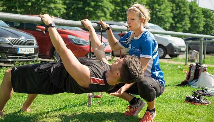 Wir stellen den spannenden Berufsalltag im Personal Training vor.