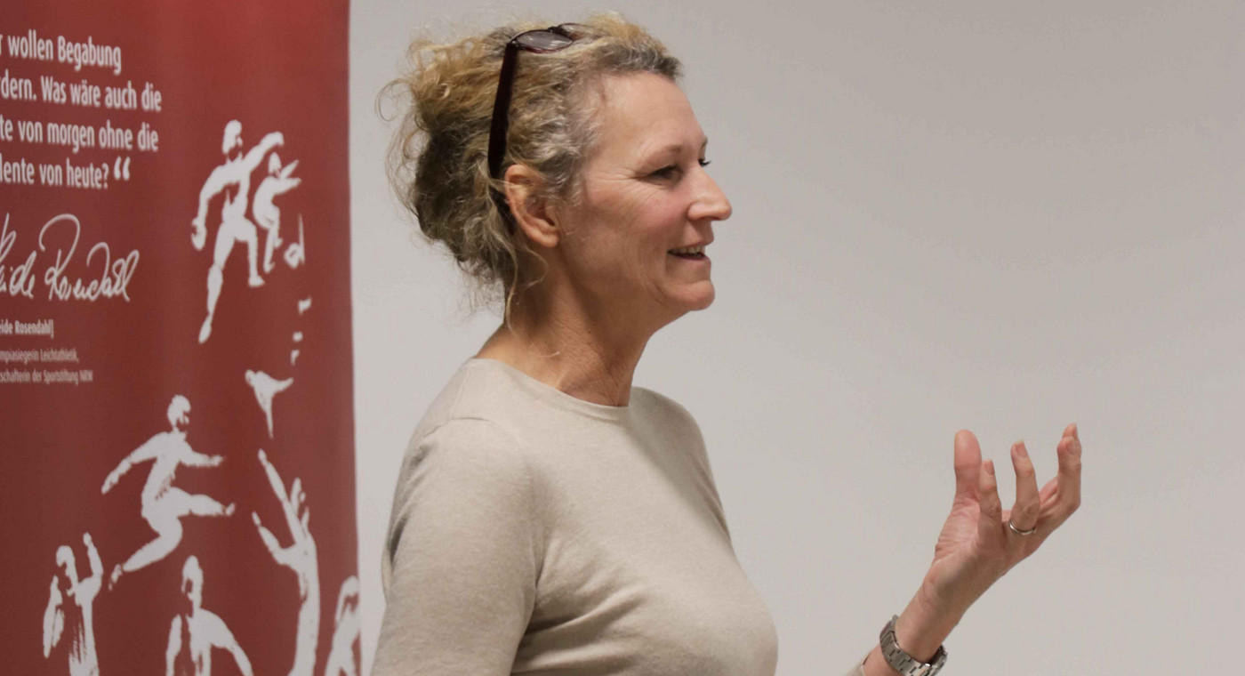 Besuch von Olympiasiegerin Heike Henkel und JugendEuropameister Lukas