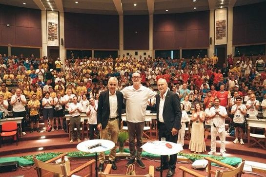 Stephan und Kollegen des IPCC (Nelson Todt und Kostas Georgiadis) bei der Eröffnung der International Volunteer Games of New Acropolis 2026 in Olympia, Griechenland