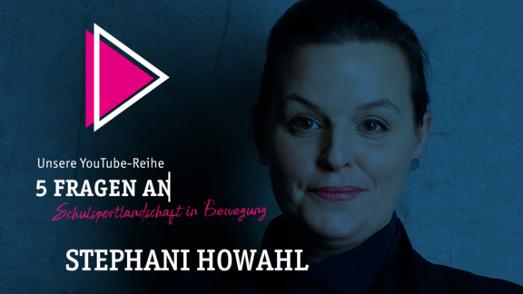 Titel auf halbtransparentem blauen Grund mit Portrait einer Frau, "5 Fragen an Stefani Howahl"
