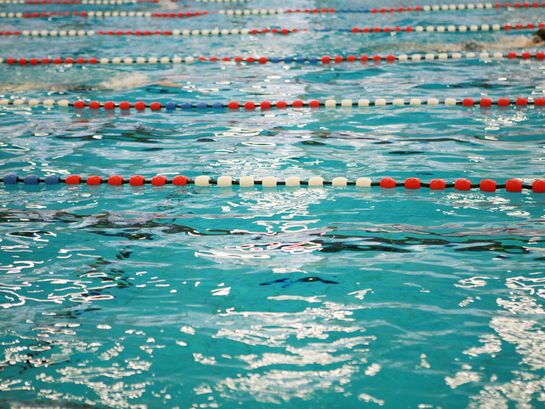 Schwimmbad-Bahnen
