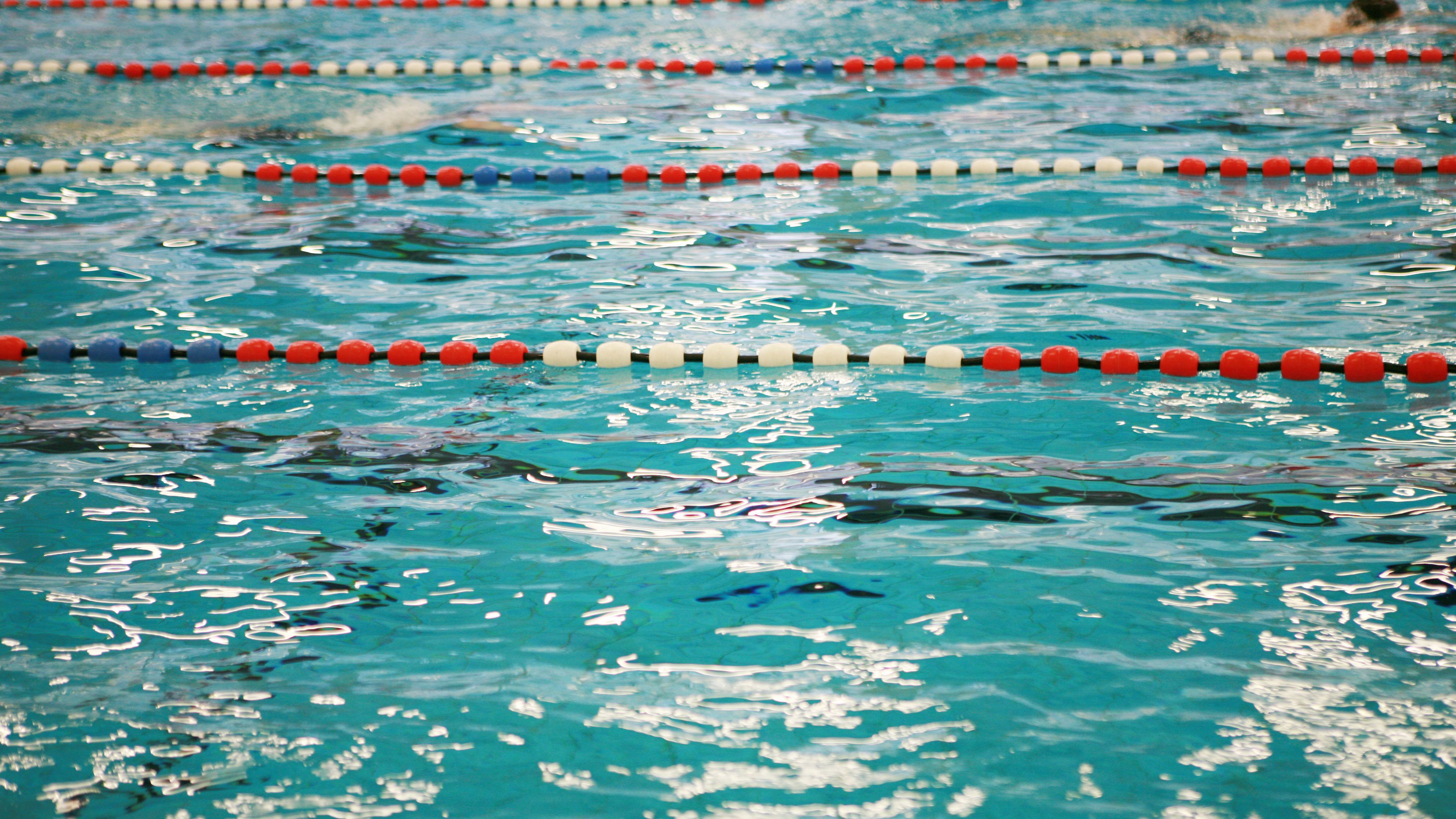 Schwimmbahnen
