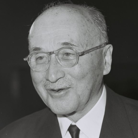 Jean Monnet sprechend
