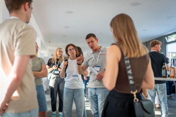 Start-up Markt im Foyer der DSHS

